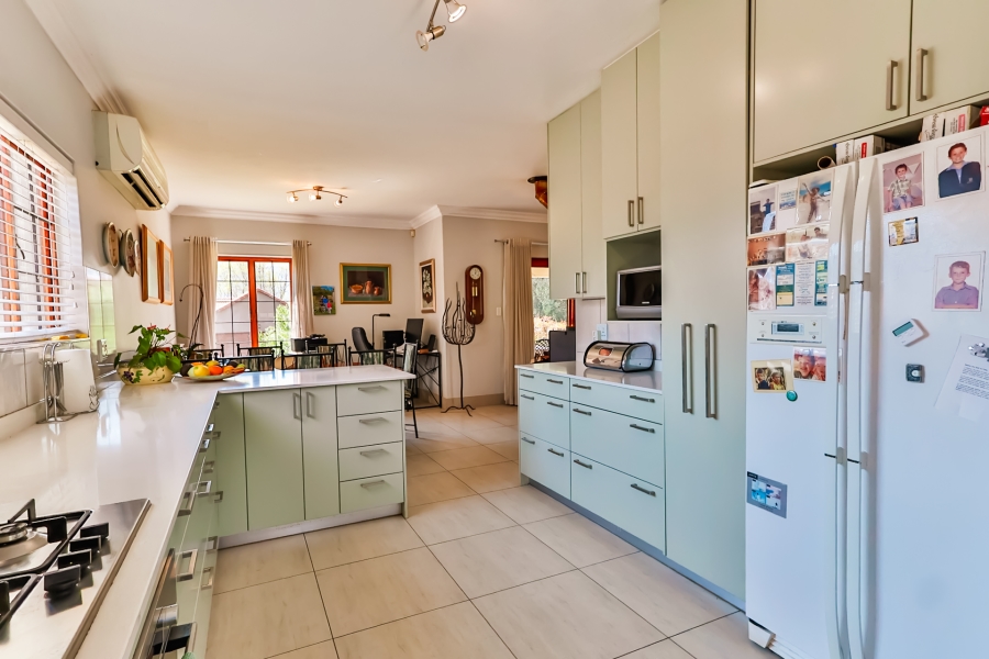 4 Bedroom Property for Sale in The Coves North West